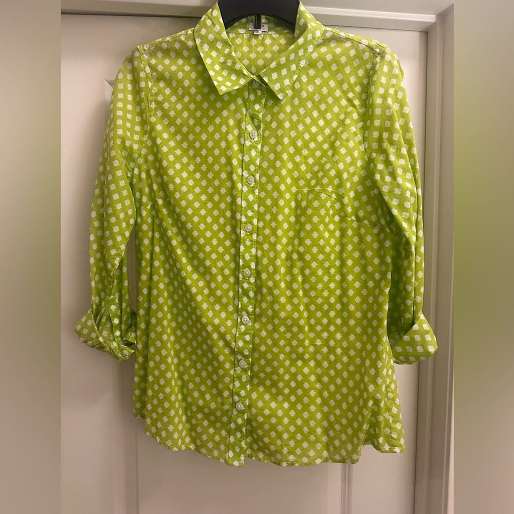 (3 for $30) Crown & Ivy Lime and White Geometric Shirt